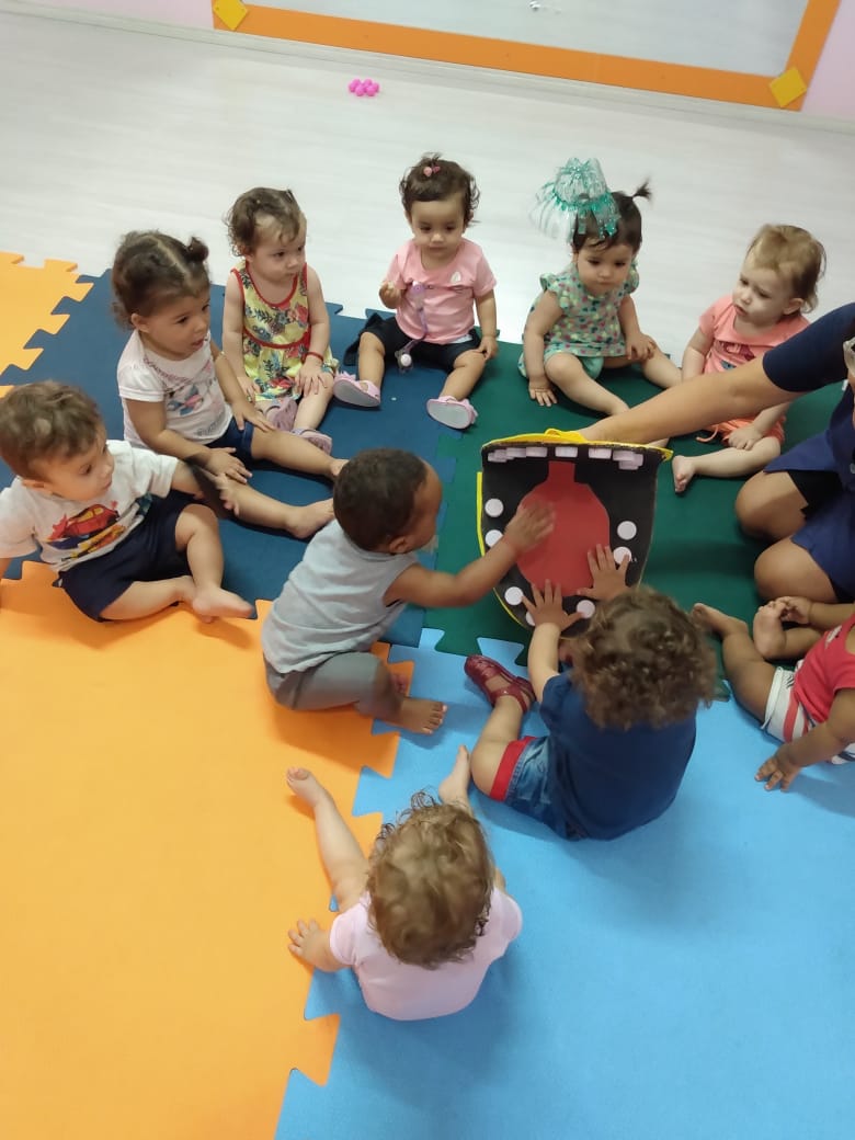 Atividade do Berçário I – ASSET – Associação Educar Para Transformar